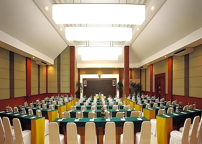Bali Rani Hotel 4*